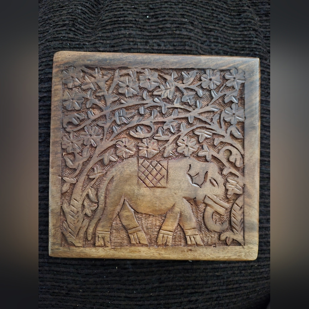 Vintage Indian Woodcraft Elephant Carved Trinket Storage Box Teak Wood *NWOT